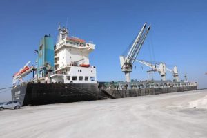 موانئ بورسعيد تشهد تداول 25 سفينة حاويات وبضائع