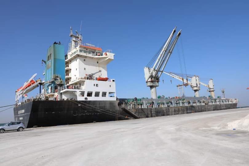 موانئ بورسعيد تشهد تداول 25 سفينة حاويات وبضائع