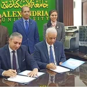 جامعة الإسكندرية توقع بروتوكولا مع نقابة الصيادلة لدعم القوافل الطبية