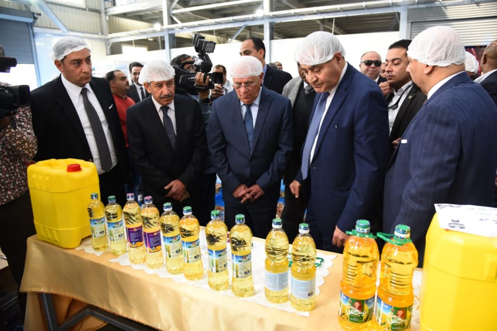 وزير التموين يفتتح المرحلة الأولى من مصنع الزيوت ببورسعيد بتكلفة 500 مليون جنيه