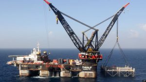 «البترول» تتفق مع 5 شركات للتنقيب عن النفط والغاز غرب المتوسط خلال 2021