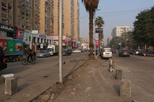 محافظ القاهرة : لجنة لفحص قانونية العقارات المقامة على شارع جسر السويس