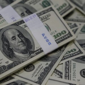 «المركزي» : 2.5 مليار دولار زيادة بتدفقات الأجانب في أذون الخزانة خلال يناير