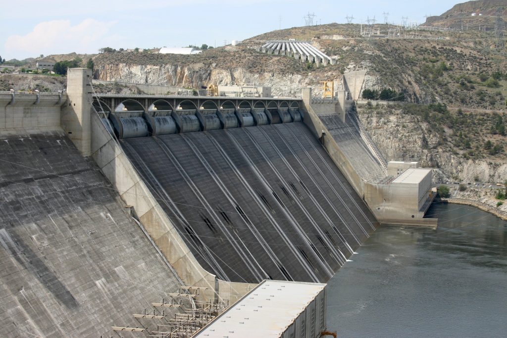 مصر تقرر إلغاء هيئة مشروعات المحطات المائية لتوليد الكهرباء