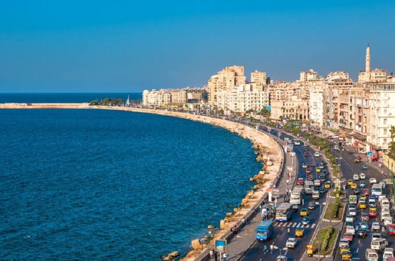 الإسكندرية تقرر الرجوع التدريجي من حظر "كورونا"