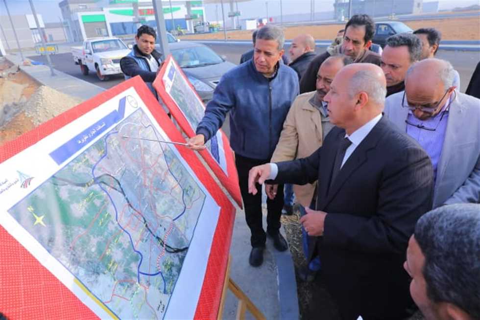 بعد تصديق السيسى.. وزير النقل يتفقد أعمال تطوير وصيانة الطريق الدائرى حول القاهرة