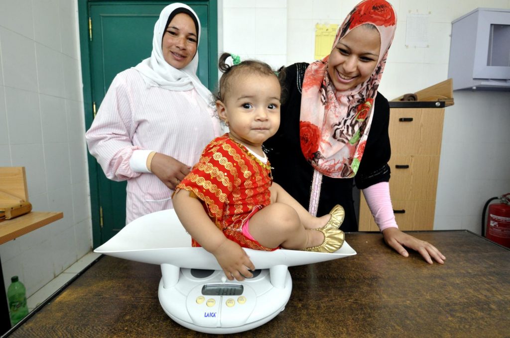 الأولي عربيًا والرابع عالميًا.. «المركزي للإحصاء» يكشف ترتيب مصر في نسبة الإنجاب