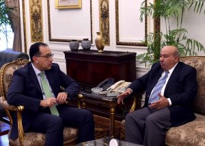 رئيس الوزراء يتابع استعدادات اللجنة العليا المصرية الكويتية مع محمد الذويخ