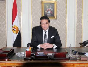وزير التعليم العالي: مصر تولي اهتمامًا واضحًا بالتغير المناخي وآثاره على صحة الإنسان
