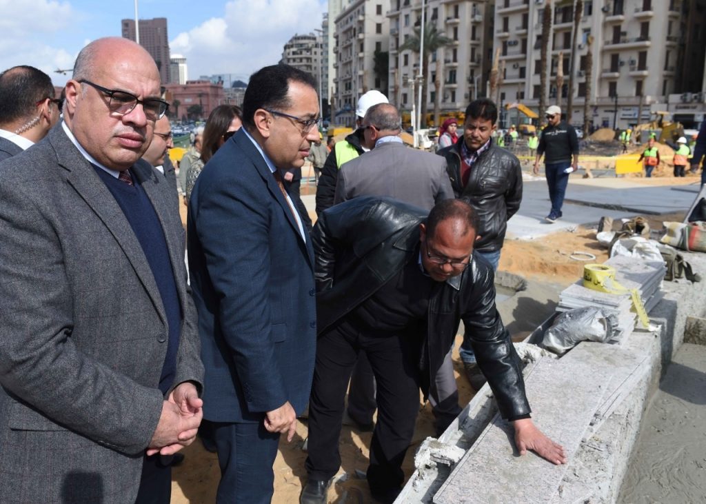 إنجاز 90% من الأعمال.. رئيس الحكومة يتفقد تطوير ميدان التحرير