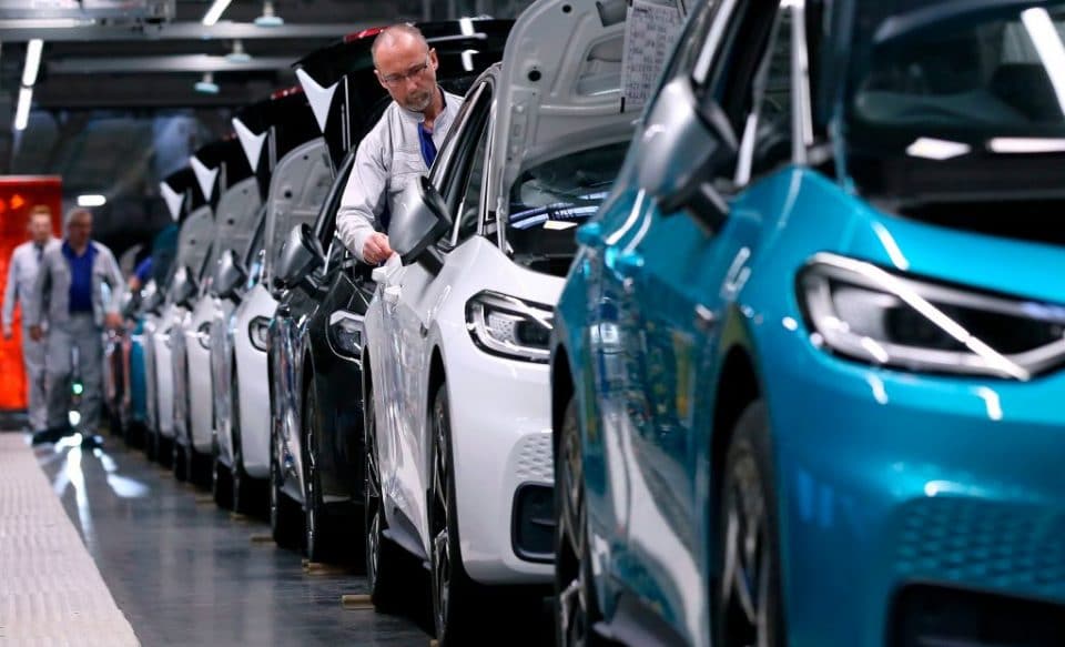 «موديز» تخفض توقعاتها لنمو مبيعات السيارات العالمية بسبب «كورونا»