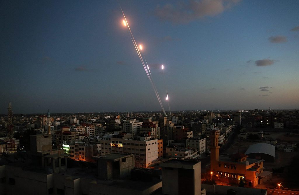 ردا على صواريخ غزة .. إسرائيل: صعب البدء في عملية عسكرية قبيل الانتخابات