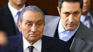 علاء مبارك يعلن موعد تلقي العزاء في وفاة الرئيس الأسبق