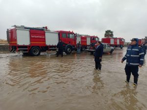 لشفط مياه الأمطار.. غلق بوابات القاهرة - الإسماعيلية الصحراوي