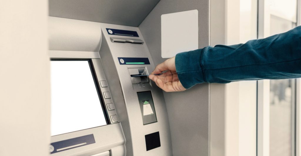 رئيس بنك مصر : 7.6 مليار جنيه تم سحبها من ماكينات ATM