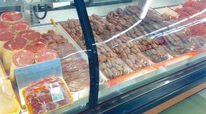 الكبدة 110 و120 جنيها.. أسعار اللحوم الحمراء البلدية والمجمدة اليوم الإثنين 25-9-2023