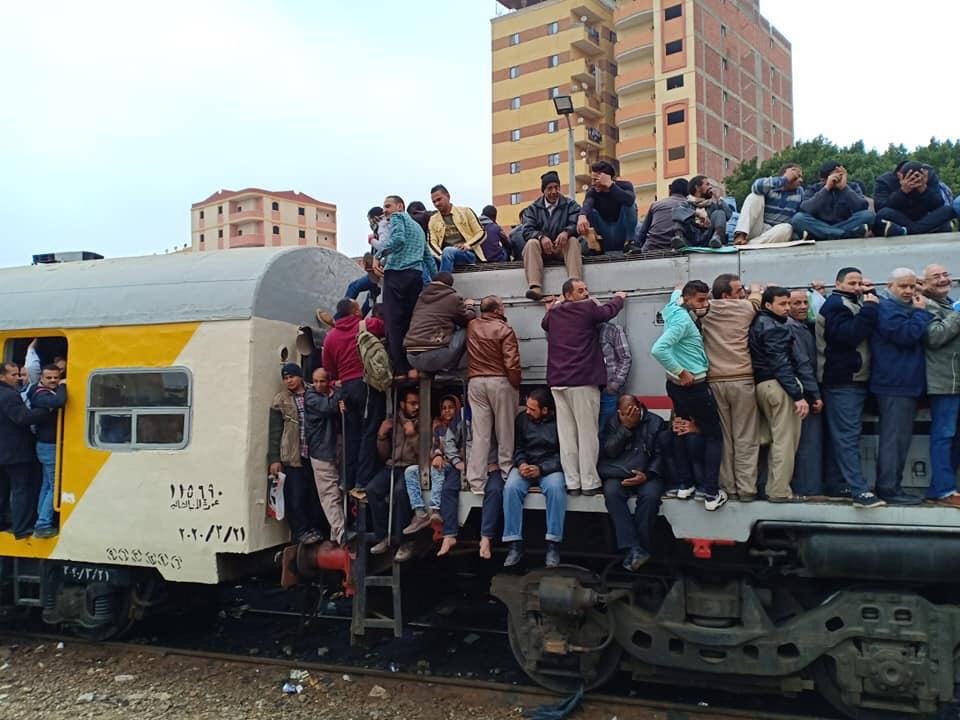 التفاصيل الكاملة لأزمة تكدس الركاب في قطارات السكة الحديد