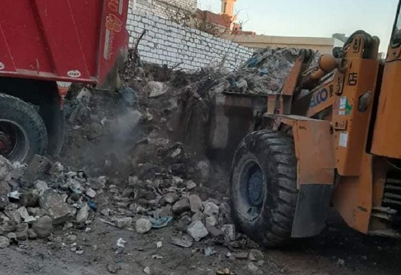 حملة لإزالة القمامة من شوارع مرسى مطروح