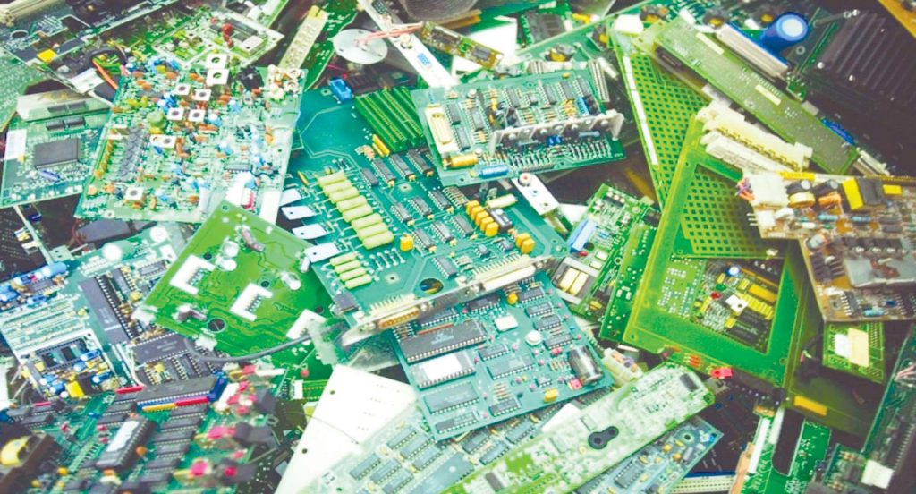 مدير «سيدارى» : 25 ألف حاسب فى الحكومة تحتاج لإعادة تدوير المخلفات الأليكترونية