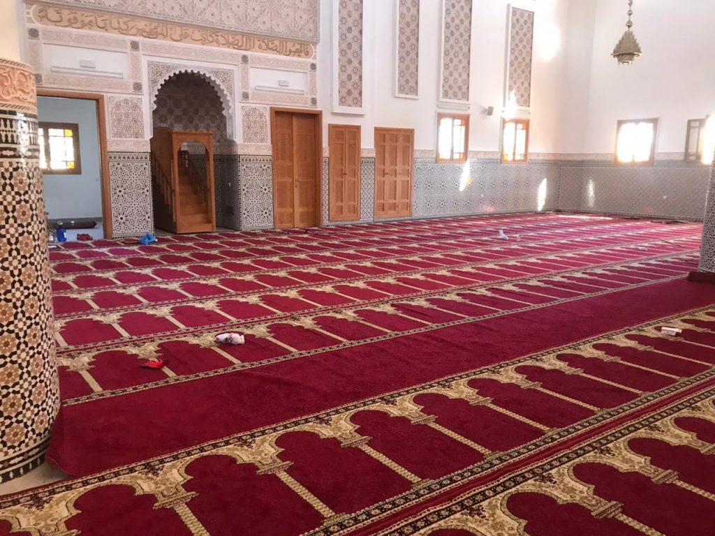 الحكومة تنفي عودة صلاة الجمعة والجماعة بالمساجد الأسبوع المقبل