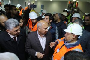 وزير النقل يعنف قيادات المترو وشركتي المقاولون العرب وأوراسكوم