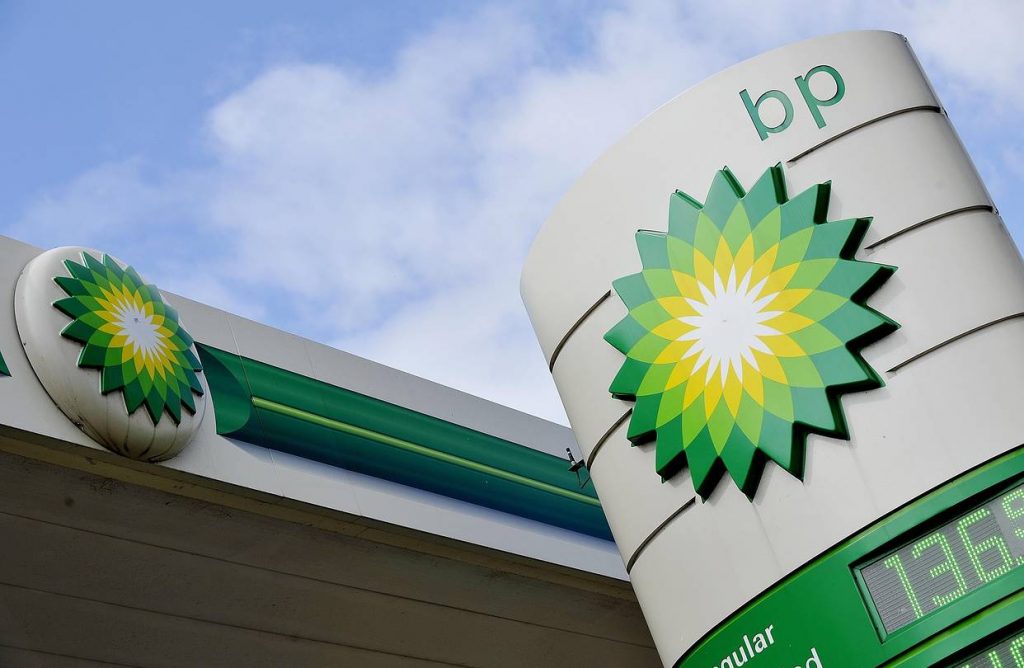 رئيس BP السابق يتوقع استمرار تقلب وانهيار أسعار النفط  طويلا