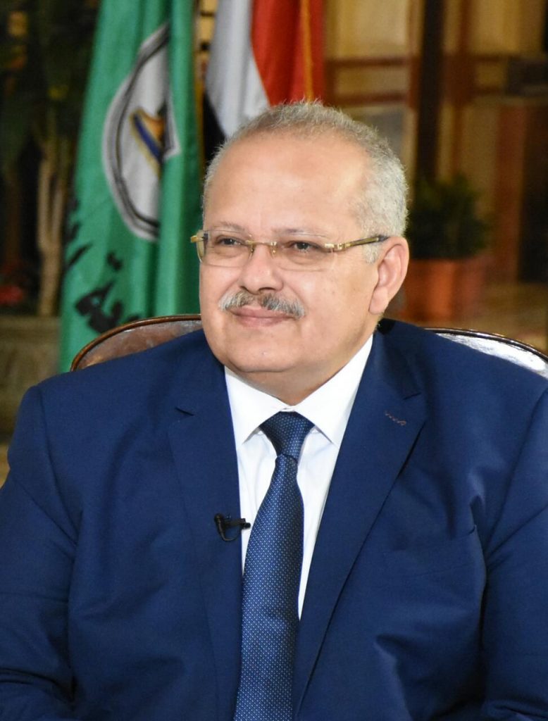 جامعة القاهرة تفتح باب التطوع لطلاب قصر العيني للمساعدة في مواجهة «كورونا»
