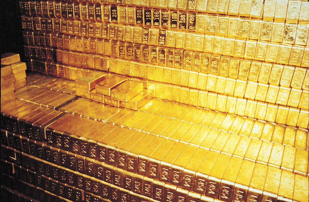 أسعار الذهب تتجاوز 1717 دولار للأوقية لتسجل أعلى مستوى منذ 7 سنوات