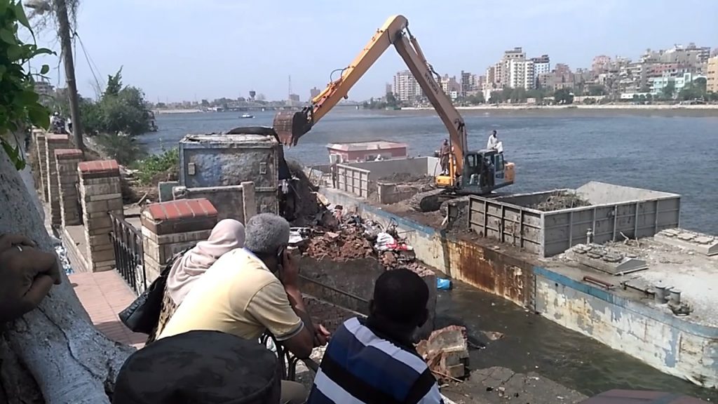 وزارة الري : إزالة أبراج مقامة على نهر  النيل بالمنيا