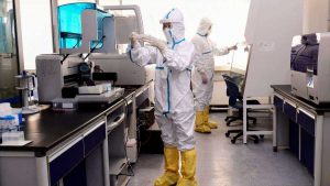 البحث العلمي تمنح "النانو تكنولوجي" بالجامعة البريطانية 400 ألف جنيه ضمن مبادرة التصدي لكورونا