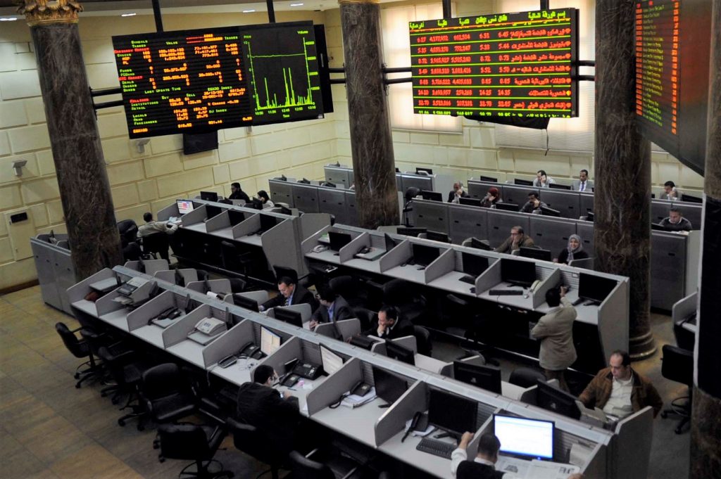 محللون: البورصة المصرية تختبر مقاومة 10500 نقطة غدًا