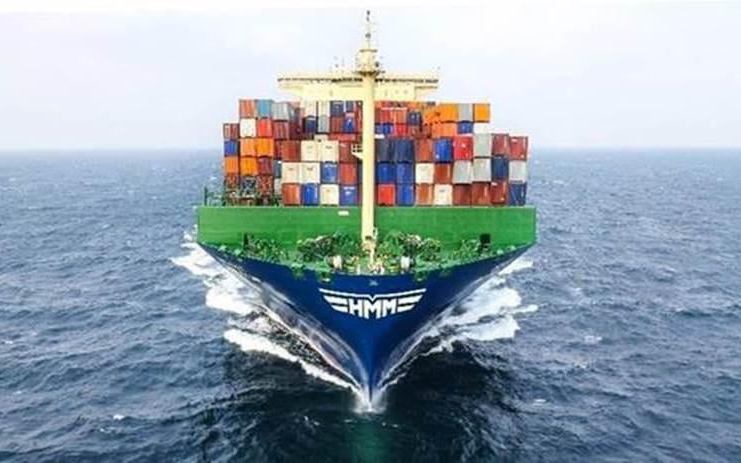 الخط الكوري HMM يتسلم أكبر سفينة حاويات في العالم وعبورها قناة السويس قريبًا