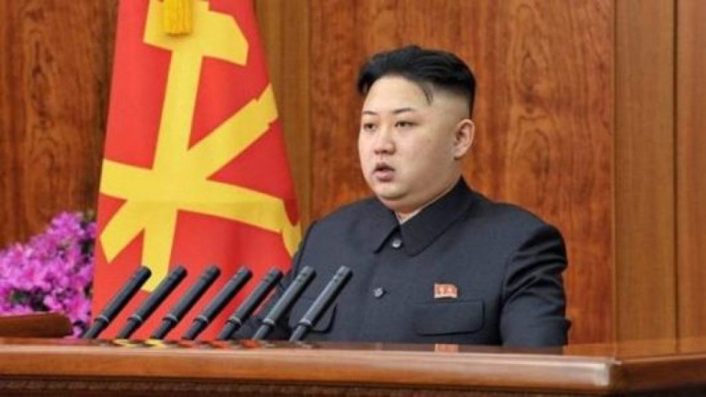 زعيم كوريا الشمالية يفخر بعدم إصابة أي مواطن فى بلاده بكورونا