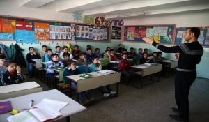 الحكومة توافق على التعاقد مع «نهضة مصر» و«لونجمان» و«أبوالهول» لطباعة كتب التعليم المطورة