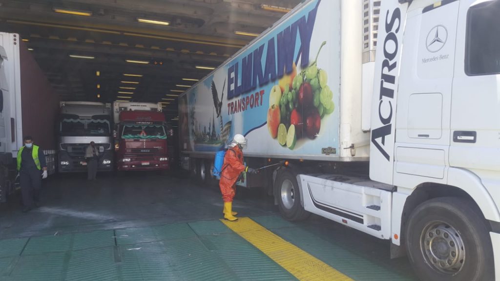 وزير النقل يتابع حركة تداول الشاحنات والبضائع بموانئ البحر الأحمر