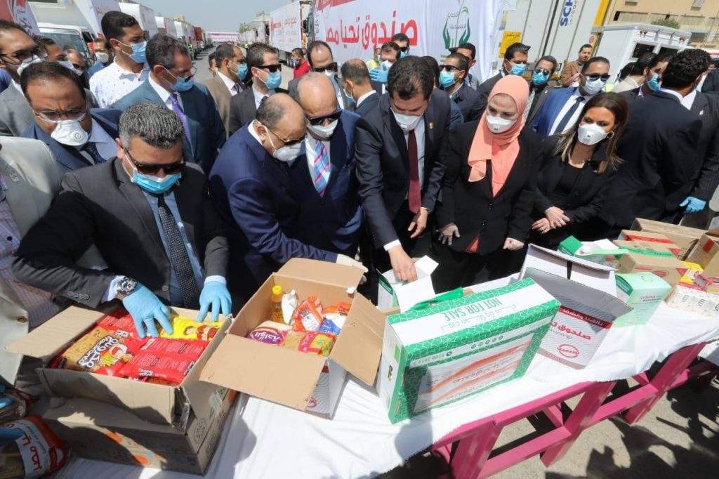 وزير التنمية المحلية يشارك «تحيا مصر» فى إطلاق 3 قوافل غذائية بدمياط وسوهاج والفيوم
