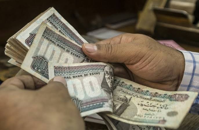 قبل ضخها في عيد الفطر.. سقوط تشكيل عصابي لتقليد العملات الوطنية (صور)