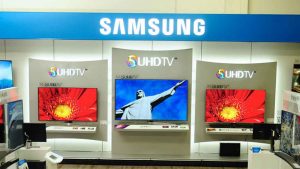 سامسونج تطلق أحد أكثر أجهزة التلفاز غرابة وتميزا (فيديو)