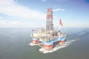 "البترول" توقع بالأحرف الأولى مع الشركات الفائزة بمزايدة البحر الأحمر