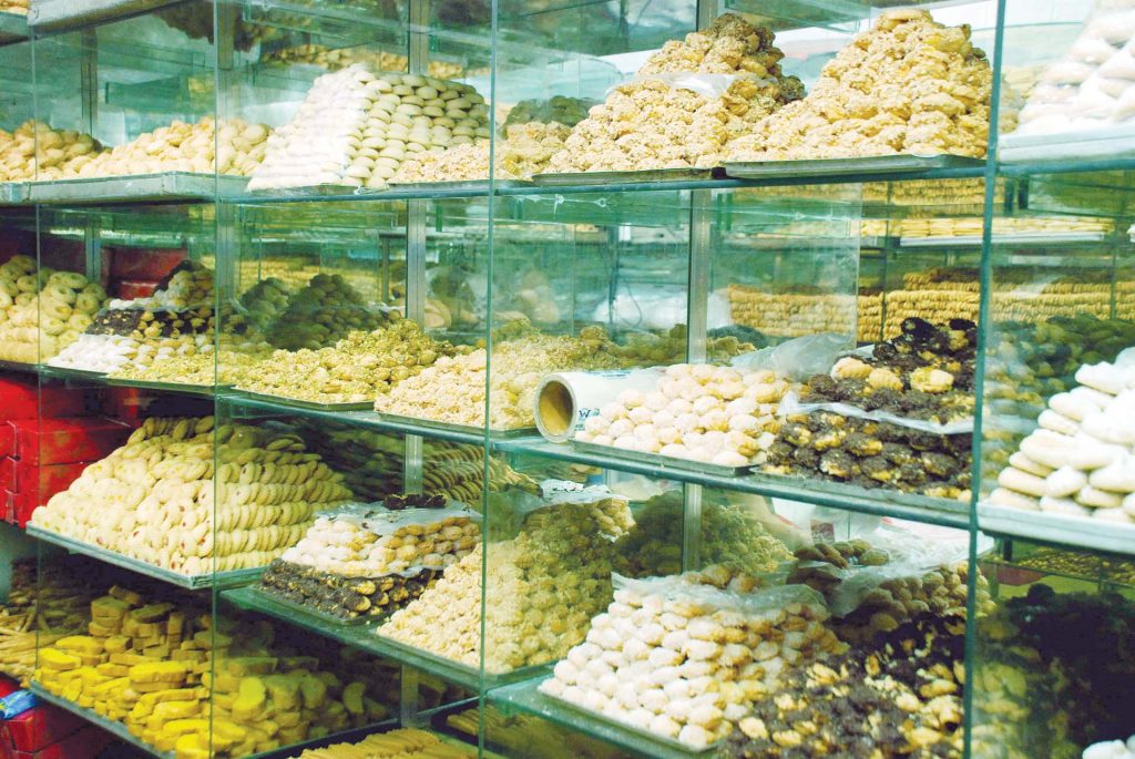 «شعبة تجار الحلوى»: 30 إلى 50% تراجعا فى مبيعات «الشرقية» و«كحك العيد»