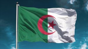 الجزائر تنهي الإجازة مدفوعة الأجر لنصف موظفي الحكومة