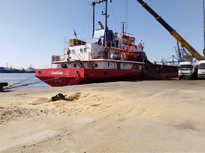 ميناء غرب بورسعيد يستقبل 3500 طن رخام