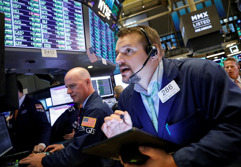 الأسهم الأمريكية تتراجع  الأربعاء وسط صعود الإصابات الجديدة بكورونا