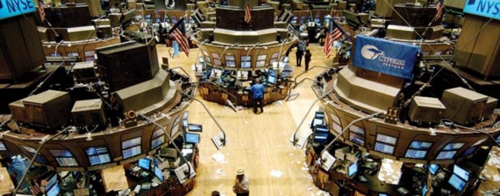 الأسهم الأمريكية تهبط الأربعاء بضغط من مخاوف عودة الإغلاقات العامة