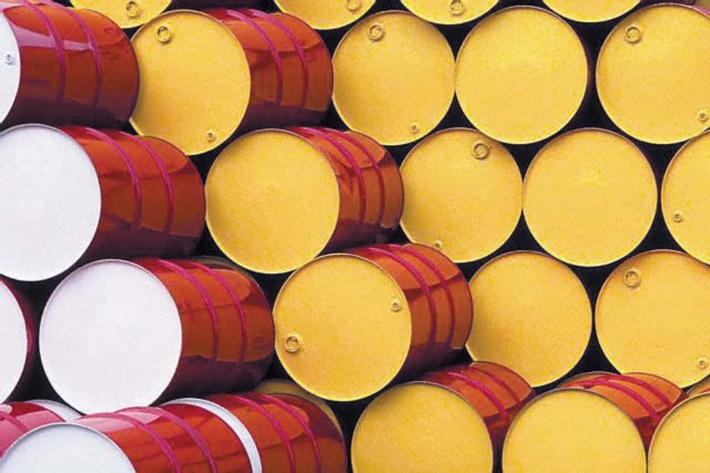 «البترول» يسابق الزمن للحصول على موافقة النواب لتطبيق الاتفاقات الجديدة