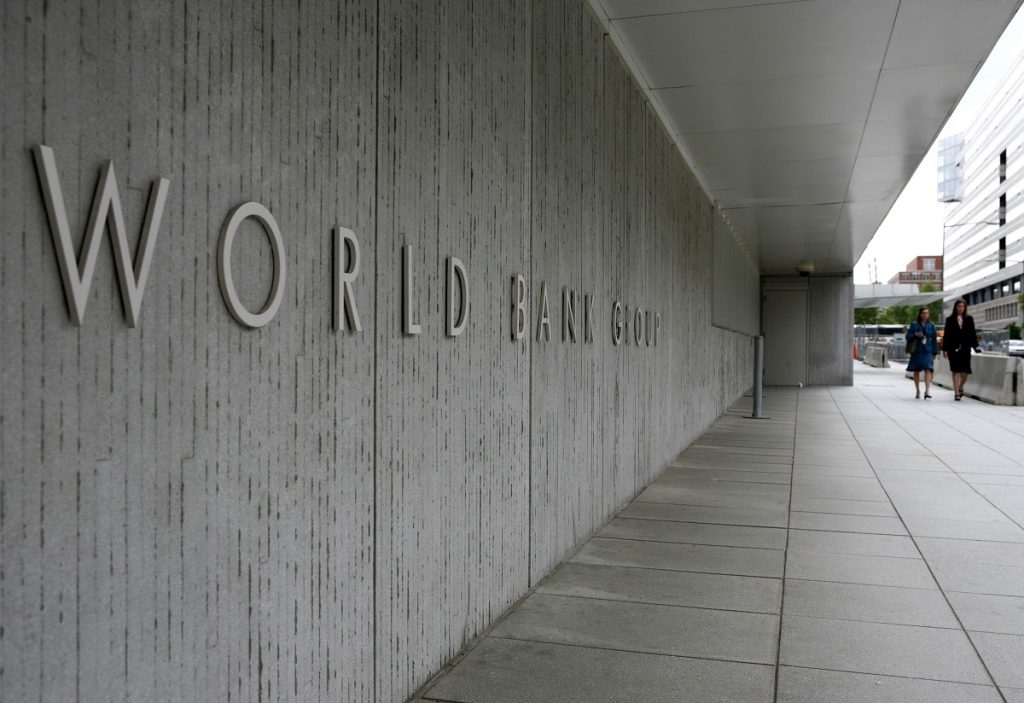 البنك الدولي : تعافي الاقتصاد العالمي سيكون ضعيفاً ما لم يتم كبح جماح «كورونا»