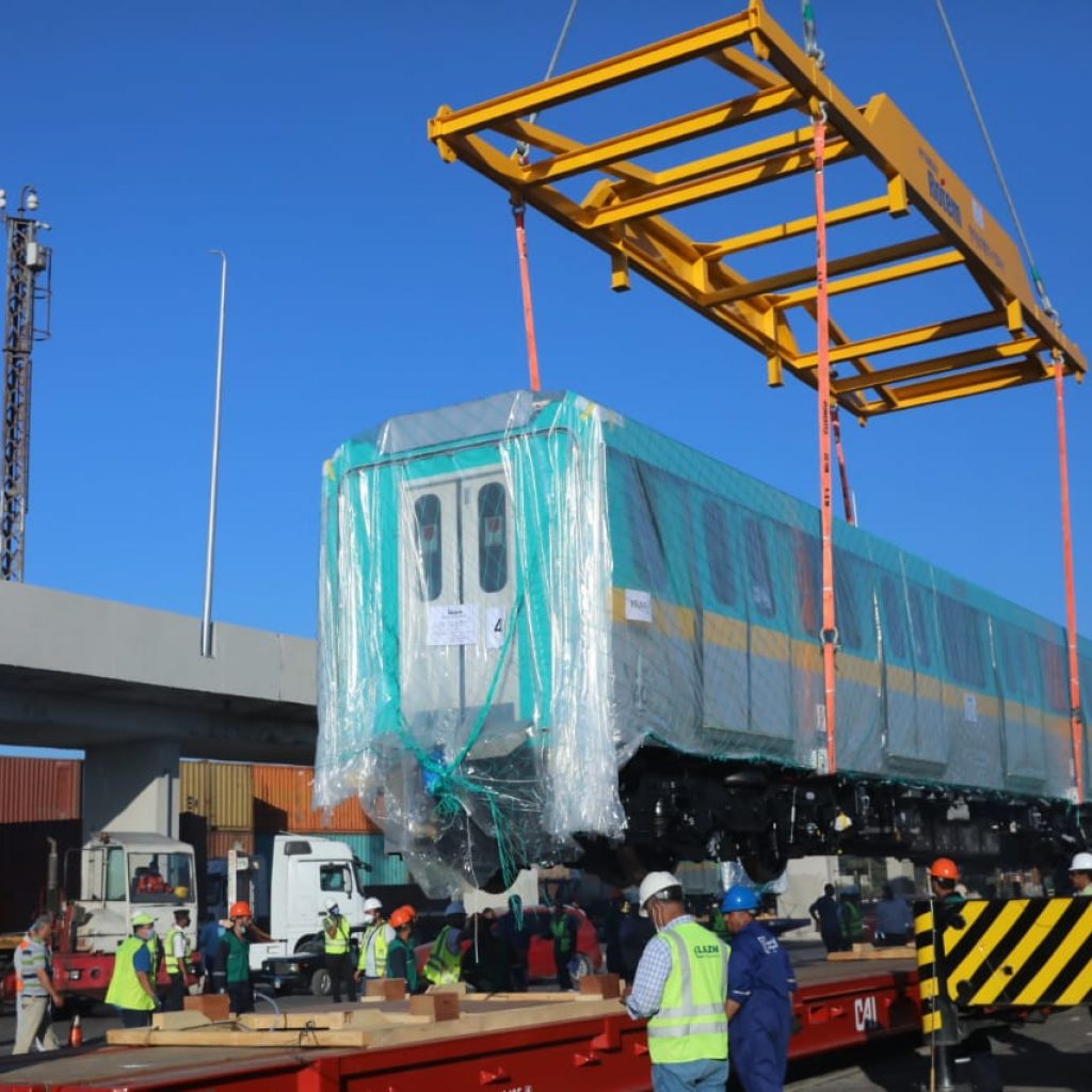 «النقل» تتسلم أول قطارات المرحلة الرابعة من كوريا الجنوبية للخط الثالث للمترو