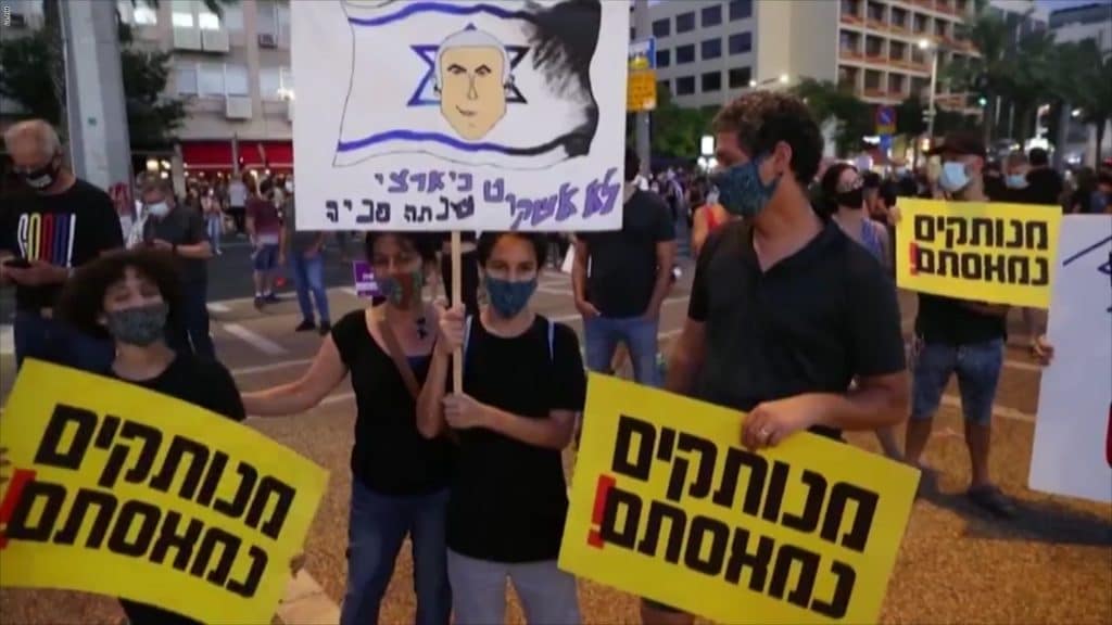 فرقتها الشرطة بالعصي.. سلسلة مظاهرات جديدة في إسرائيل اعتراضًا على نتنياهو