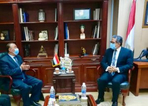 وزير السياحة يبحث مع محافظ الإسكندرية سبل زيادة الطاقة الفندقية والنهوض بالقطاع