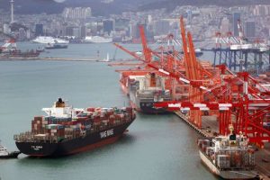 توقعات بهبوط الصادرات الكورية 2.2%  العام الحالي وسط انكماش الاقتصاد العالمي